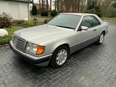 1992 Mercedes-Benz 300 grau Automatik
220 HP