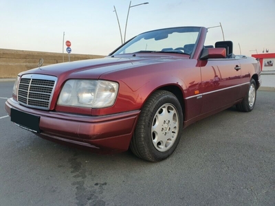 1994 Mercedes-Benz E 320 Rot Automatik
220 HP