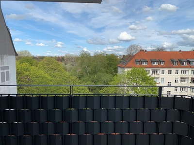 Vier charmante Zimmer und 2 Balkone auf 130qm im Herzen von Eppendorf