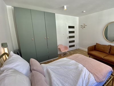 Zimmer in moderner Wohnung mit 3 Schlafzimmern in Hamburg zu vermieten