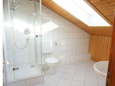 Miete 4 Schlafzimmer haus von 168 m² in Stuttgart