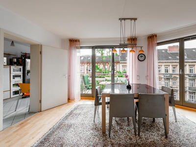 möblierte, geräumige und gepflegte 2-Zimmer-Wohnung mit Balkon und EBK in Eimsbüttel, Hamburg