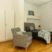 fashionably furnished and charming studio flat in leipzig near the centrum.