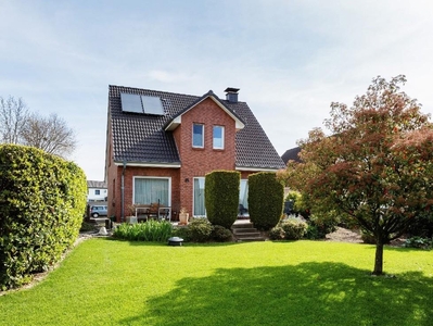 Verkaufsstart: Neuwertiges, modernes Einfamilienhaus mit Doppelgarage, schönem Garten u.v.m.