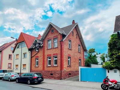 Frankfurt-Bergen: Stilvoll modernisiertes Altstadtensemble - Einfamilienhaus mit zusätzlicher Remise