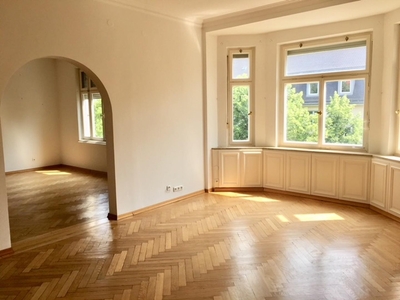 Alt-Bogenhausen! Top 5 Zimmer-Altbau-Wohnung mit Balkon. Familie oder WG - Nähe Prinzregentenplatz!