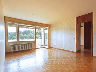 Einmaliger Panoramablick: Helle 2-Zimmer-Wohnung mit Loggia und TG-Stellplatz