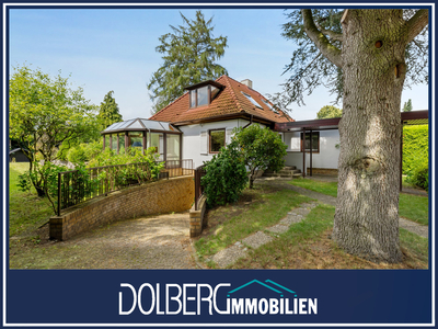 Wohlfühlhaus mit 5 Zimmern, Doppelgarage, Schwimmbad, Sauna und 1.674 m² großem Grundstück!