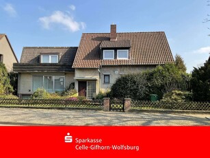 Besonderes Einfamilienhaus in Wolfsburg-Ehmen mit Erweiterung und Schwimmbad