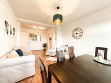 stilvolles apartment mit 2 schlafzimmern & balkon stylish apartment with 2 bedrooms & balcony