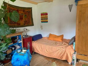 Zwischenmiete 2-Zimmer mit Küchenzeile in WG in Bollschweil